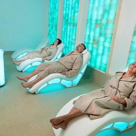 Poseidon Vip Club Balneo & Aparthotel 4*