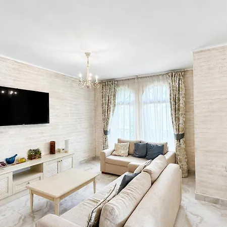 Poseidon Vip Club Balneo & 4* 内塞伯尔